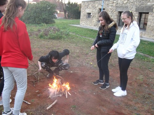 Nové školní venkovní posezení 7  