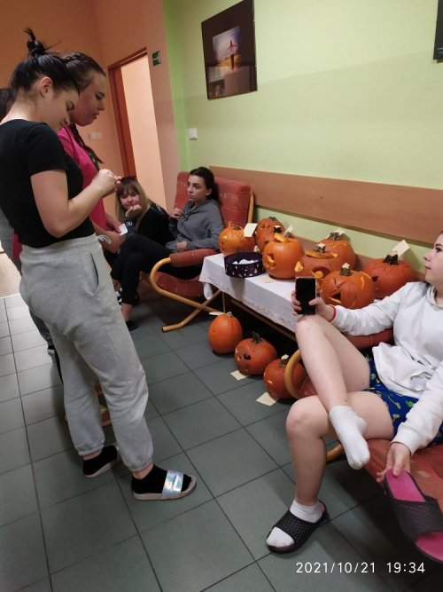 Soutěž ve vyřezávání halloweenských dýní 19  