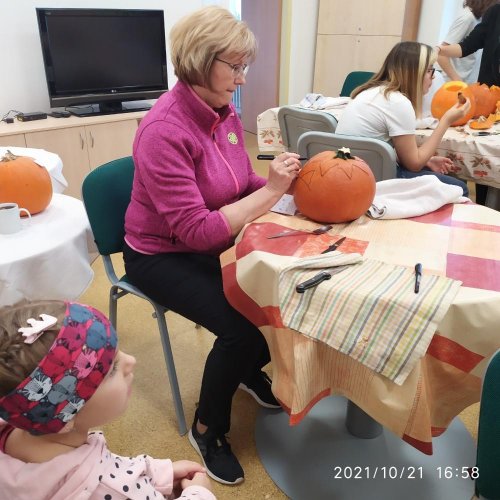 Soutěž ve vyřezávání halloweenských dýní 6  