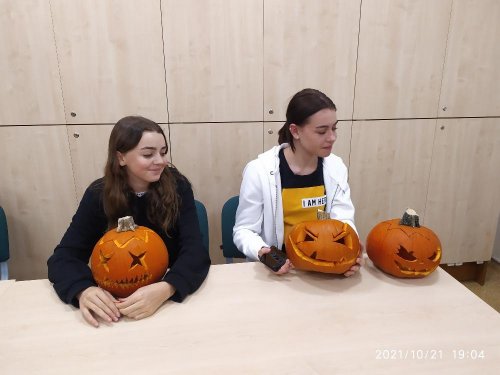 Soutěž ve vyřezávání halloweenských dýní 13  