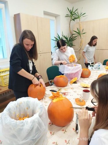 Soutěž ve vyřezávání halloweenských dýní 9  