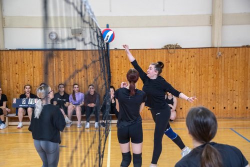 4. ročník volejbalového turnaje dívek středních škol 5  