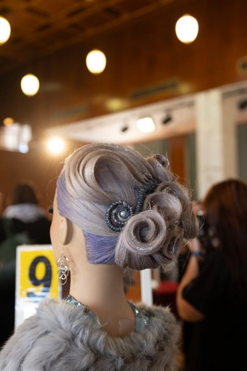 Zlatý úspěch naší kosmetičky 25  