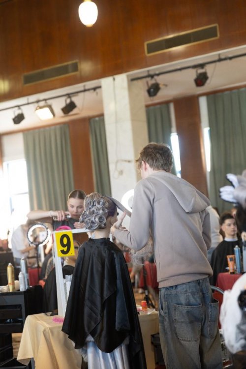 Zlatý úspěch naší kosmetičky 30  