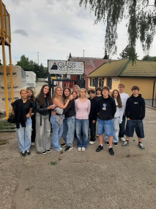 Žáci oboru Fotograf navštívili Sklárnu Vizovice 8  